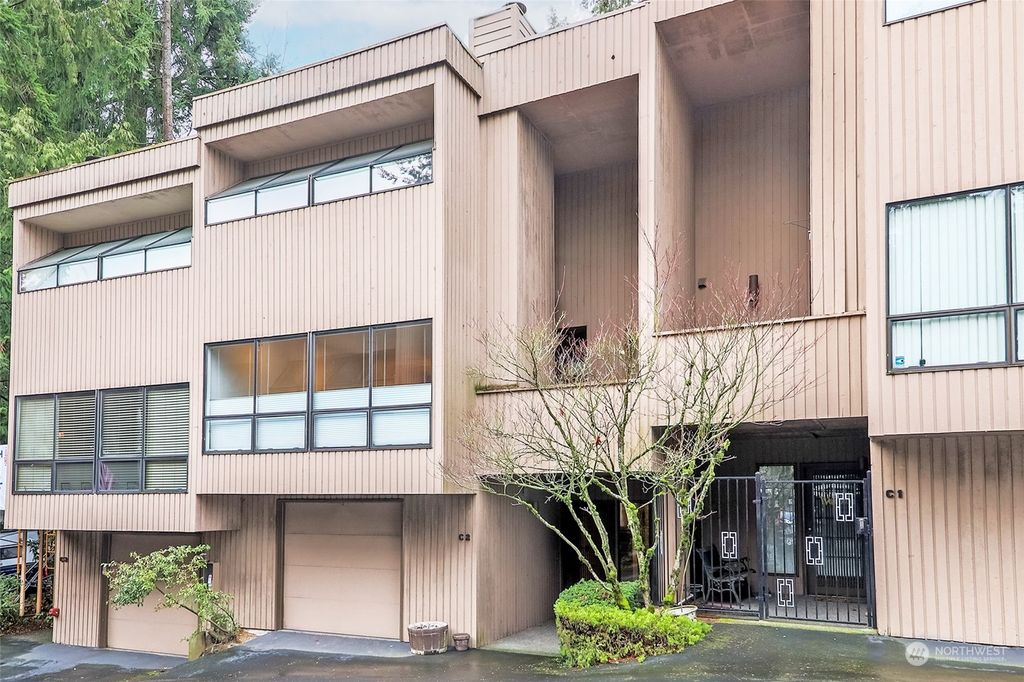 Photo of 1409 N 200th Street #C2, Shoreline, WA 98133 (MLS # 2218709)