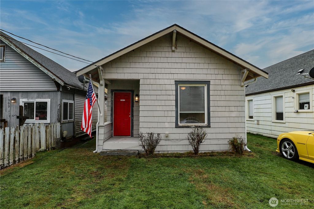 Photo of 1911 Morgan Street, Aberdeen, WA 98520 (MLS # 2472275)