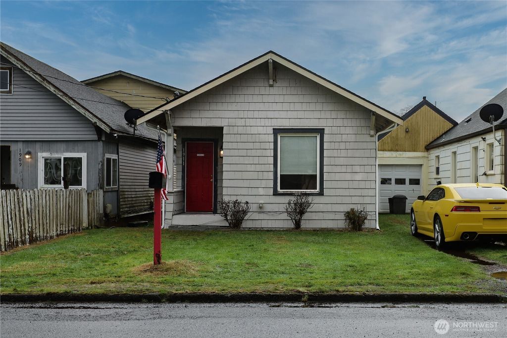 Photo of 1911 Morgan Street, Aberdeen, WA 98520 (MLS # 2472275)