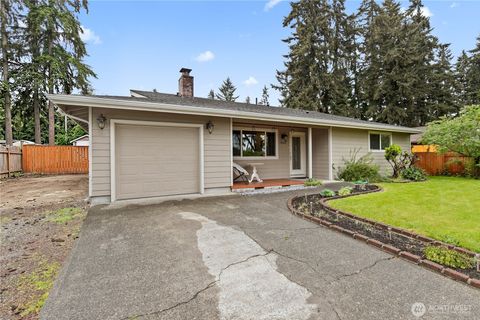 Photo of 15902 Woodland Avenue E, Puyallup, WA 98375 (MLS # 2517805)