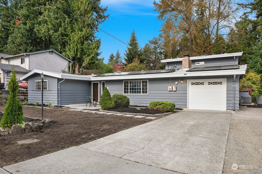 Photo of 4500 SE 2nd Place, Renton, WA 98059 (MLS # 2305598)