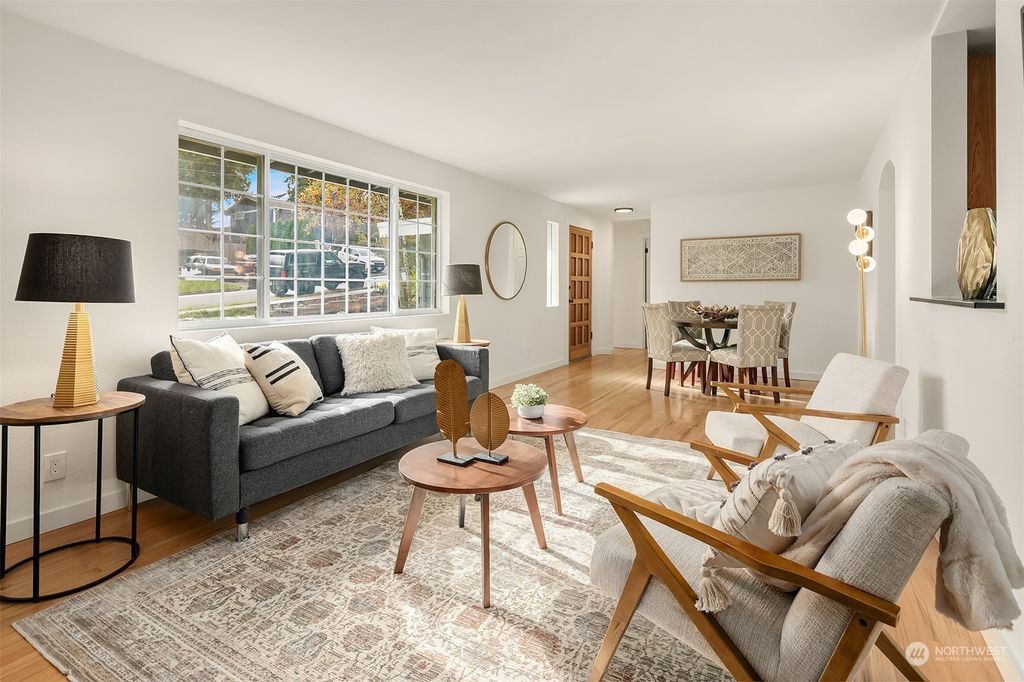 Photo of 4500 SE 2nd Place, Renton, WA 98059 (MLS # 2305598)