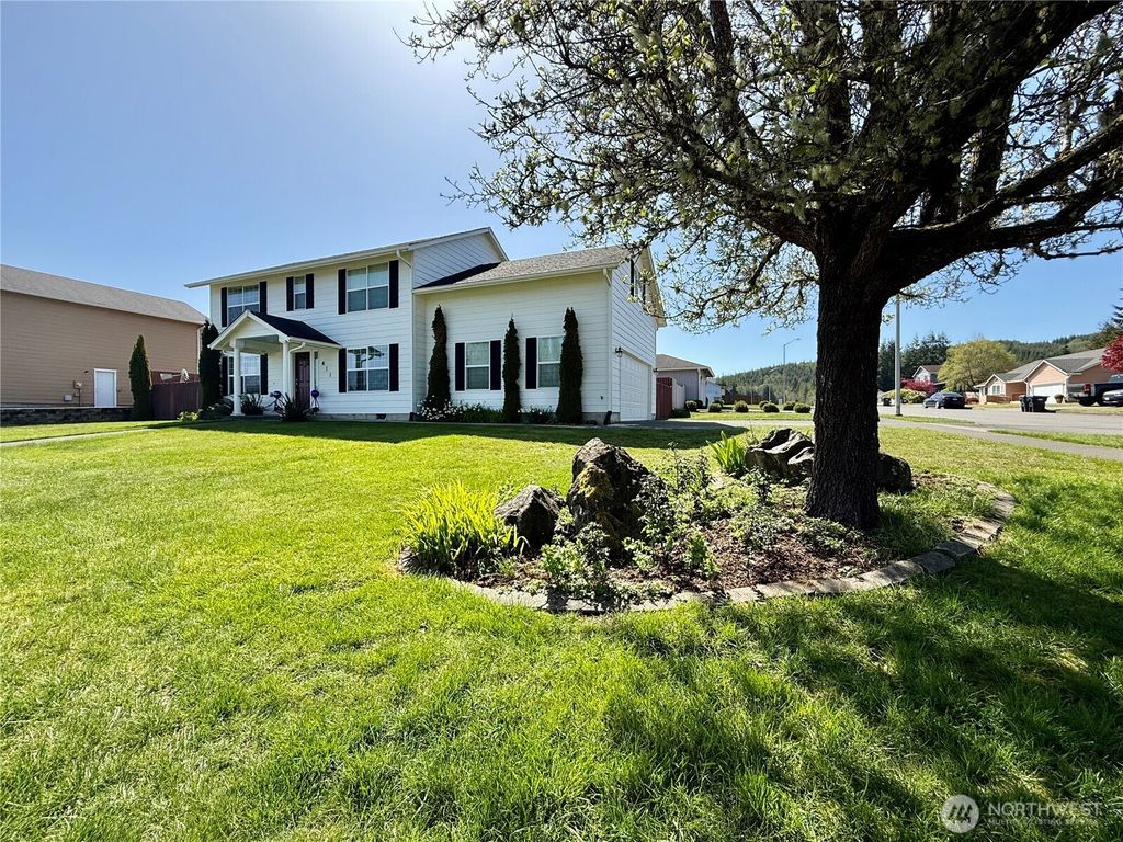 Photo of 611 Andrews Avenue, Cosmopolis, WA 98537 (MLS # 2512817)