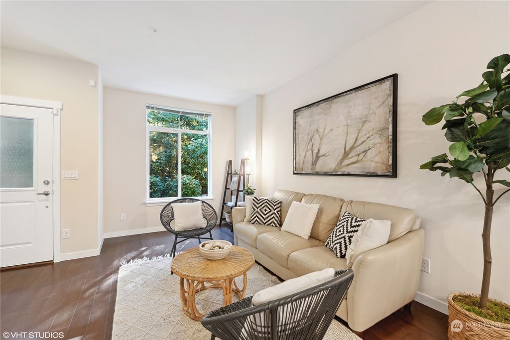 Photo of 2123 NW Moraine Place, Issaquah, WA 98027 (MLS # 2008990)