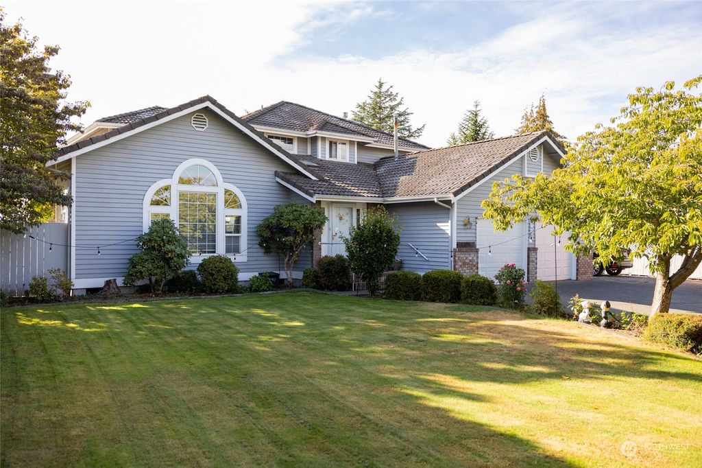 Photo of 7422 NE 83rd Ave Ave, Marysville, WA 98270 (MLS # 1999100)