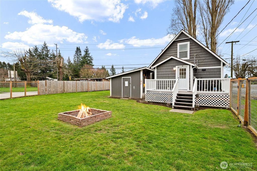 Photo of 416 N Regent Street, Burlington, WA 98233 (MLS # 2492685)