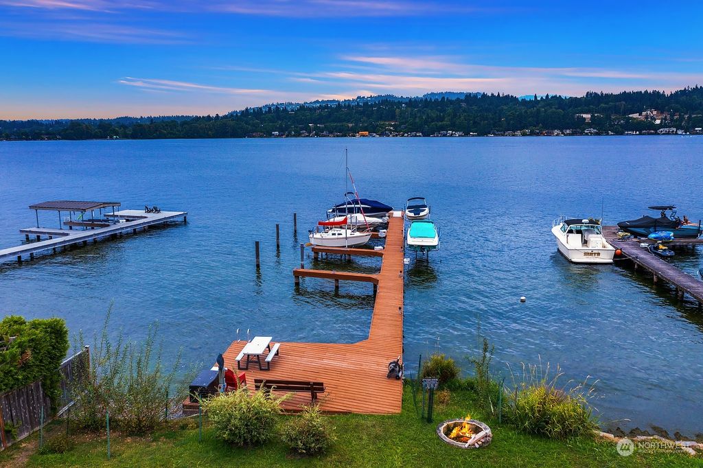 Photo of 4846 E Mercer Way, Mercer Island, WA 98040 (MLS # 2152352)