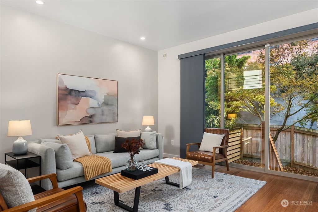 Photo of 918 2nd Avenue W #A, Seattle, WA 98119 (MLS # 2178998)