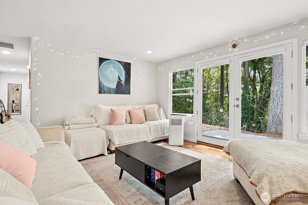 Photo of 21013 60th Place NE, Redmond, WA 98053 (MLS # 2576347)