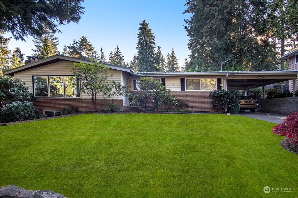 Photo of 831 NE 128th Street, Seattle, WA 98125 (MLS # 2017930)