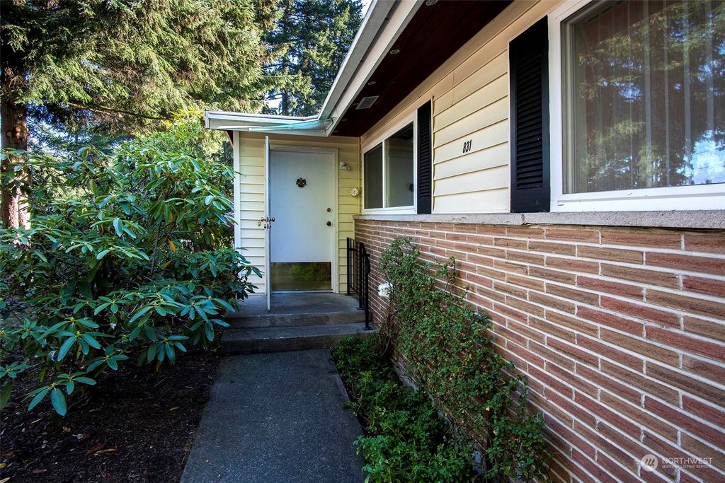 Photo of 831 NE 128th Street, Seattle, WA 98125 (MLS # 2017930)