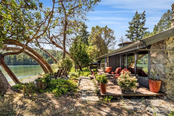 512 BROKEN POINT RD, SHAW ISLAND, WA 98286 - Image b8aec1689c67adf3476e0cd3e89338d7/3832059107