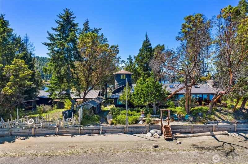 512 Broken Point Road