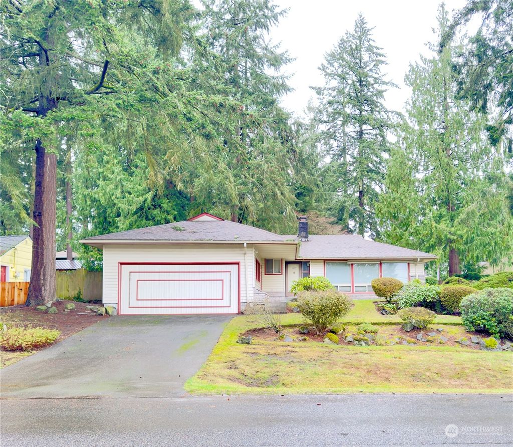 Photo of 16057 34th Ave NE Ave, Lake Forest Park, WA 98155 (MLS # 2319048)