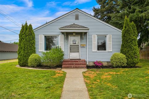 Photo of 204 S 16th Street, Lynden, WA 98264 (MLS # 2519308)