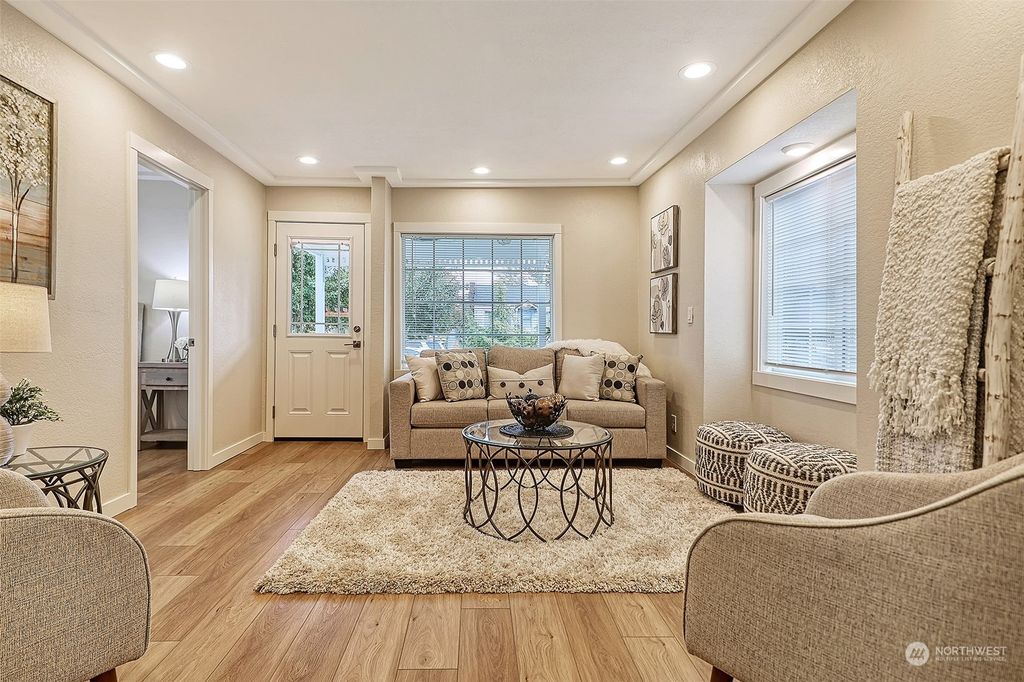 Photo of 8827 10th Avenue SW, Seattle, WA 98106 (MLS # 2166726)