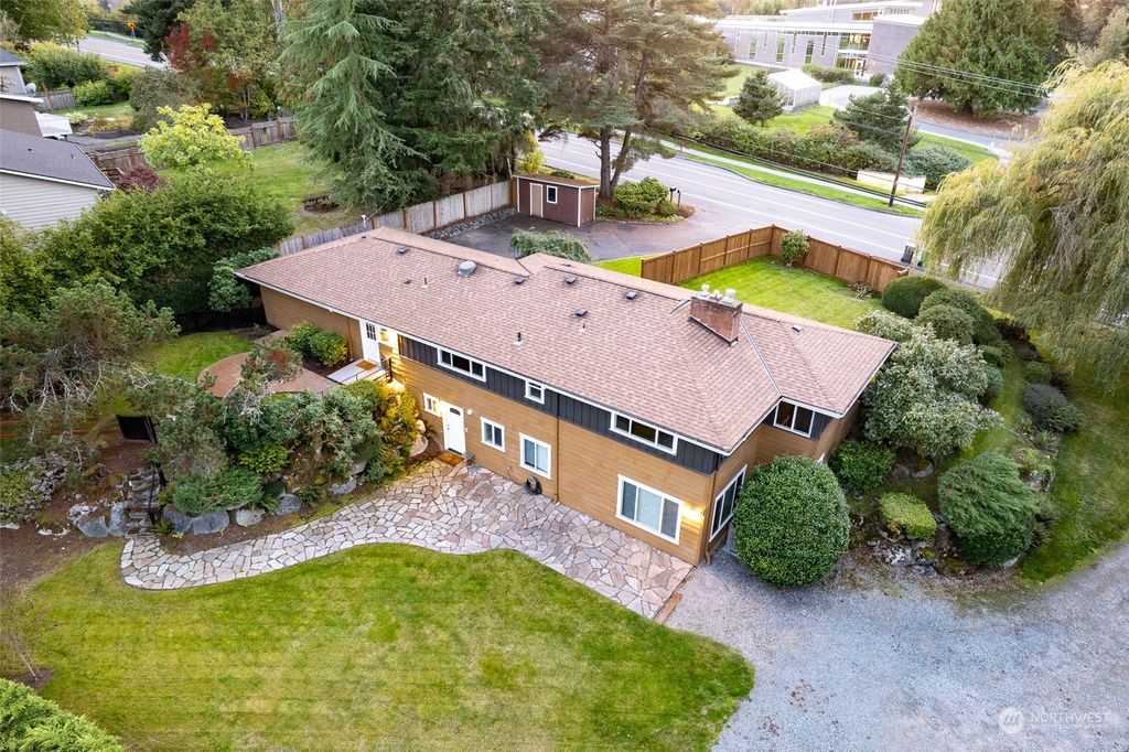 Photo of 13404 NE 84th Avenue, Kirkland, WA 98034 (MLS # 2296927)