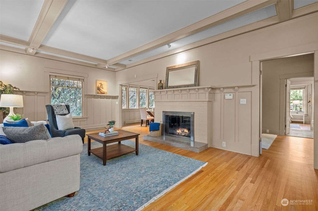 Photo of 5539 33rd Avenue NE, Seattle, WA 98105 (MLS # 2260684)