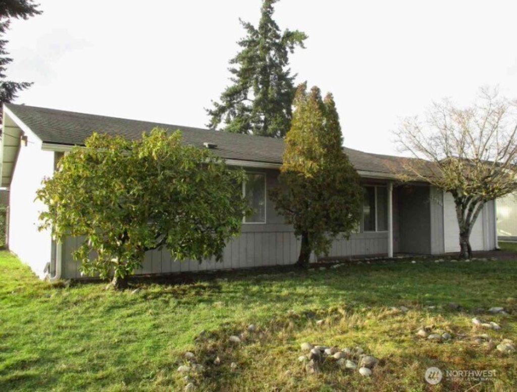 Photo of 17526 6th Avenue Ct E, Spanaway, WA 98387 (MLS # 2500287)