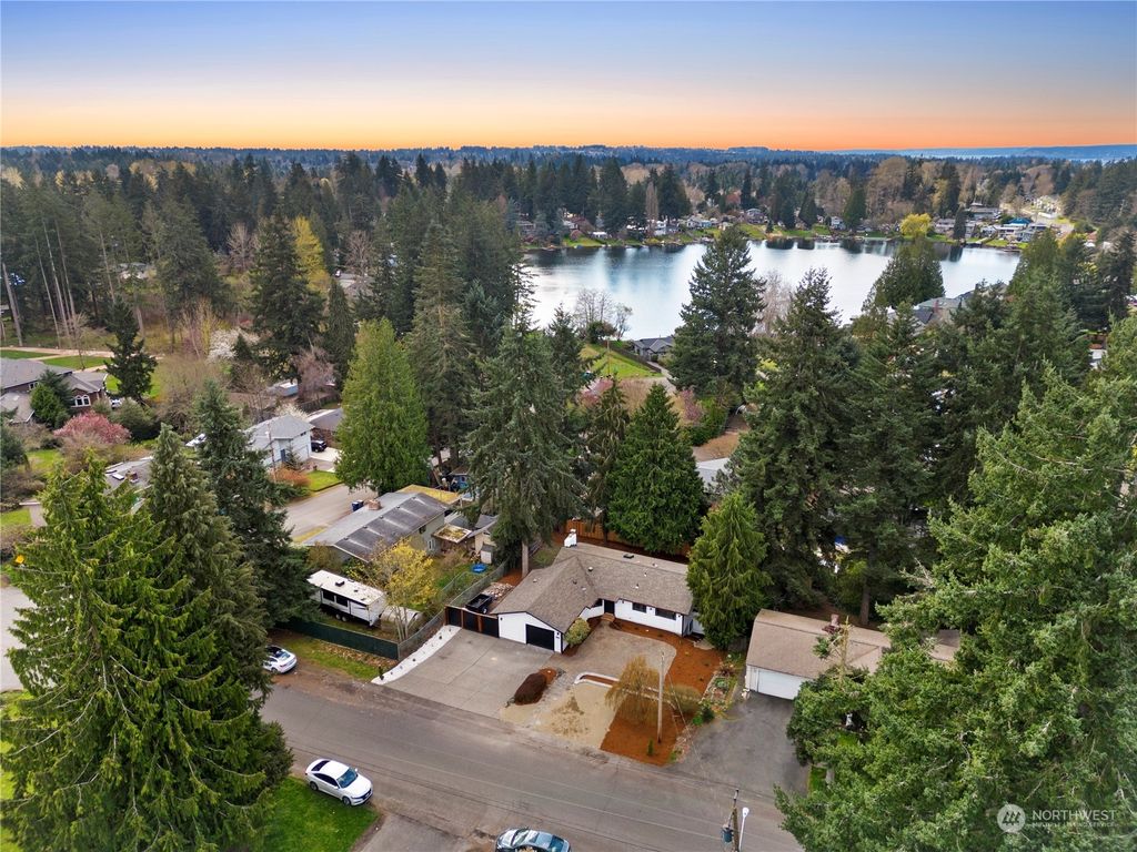 Photo of 31227 2nd Avenue SW, Federal Way, WA 98023 (MLS # 2209551)