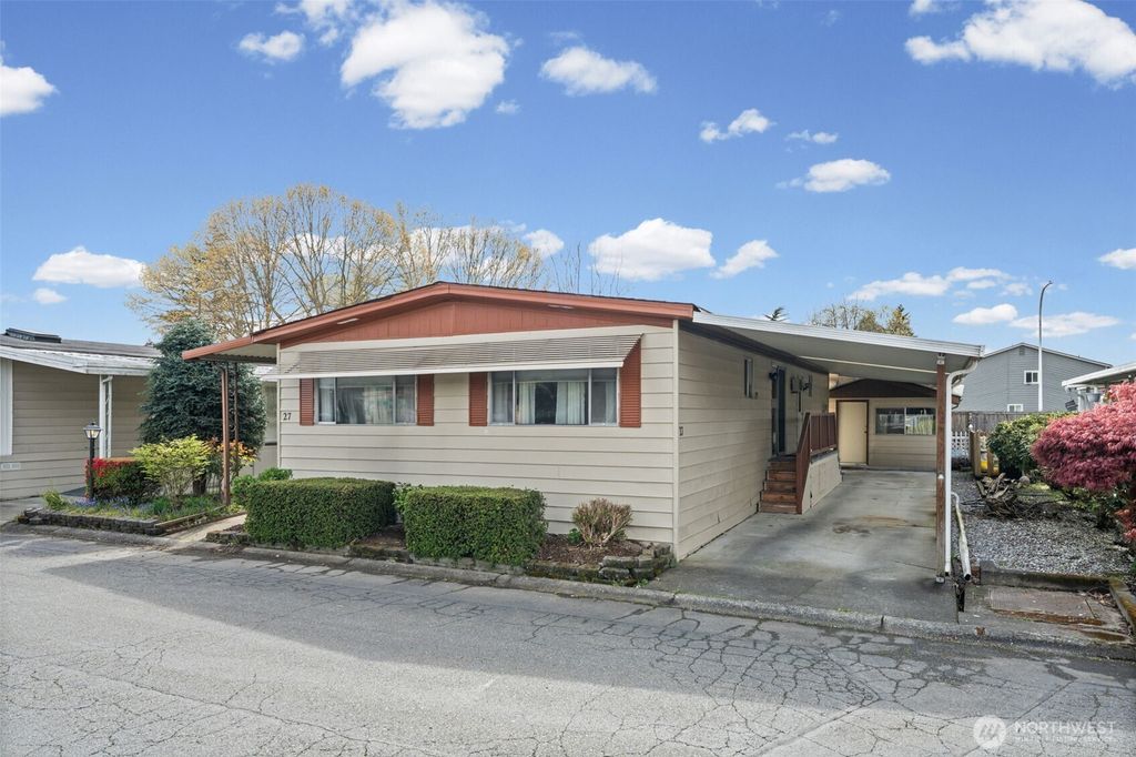 Photo of 1402 22nd Street NE #27, Auburn, WA 98002 (MLS # 2508244)