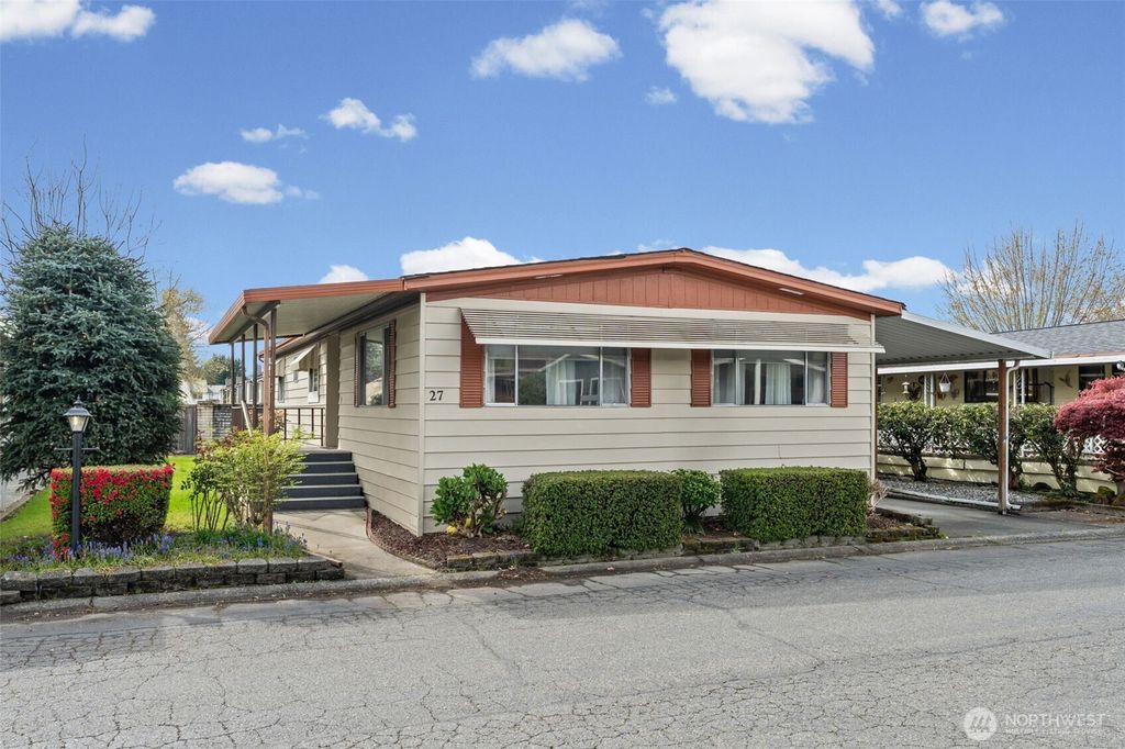 Photo of 1402 22nd Street NE #27, Auburn, WA 98002 (MLS # 2508244)