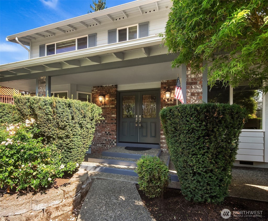 Photo of 11722 103rd Avenue NE, Kirkland, WA 98034 (MLS # 2572844)