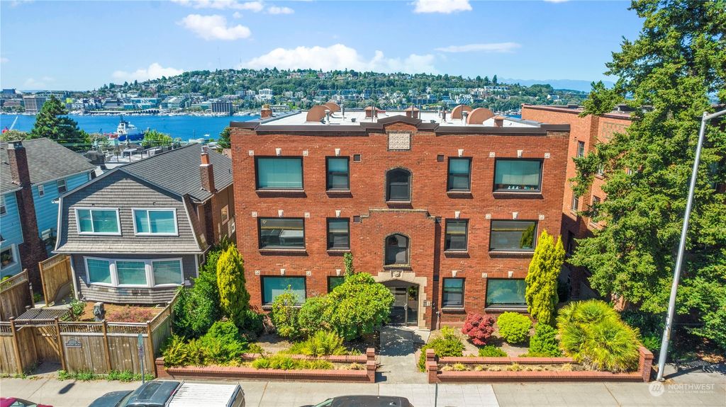 Photo of 2037 Boylston Avenue E, Seattle, WA 98102 (MLS # 1997935)