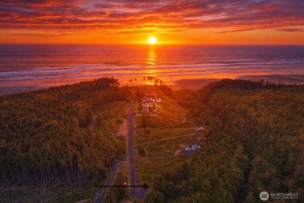 4 CHAUNCEY LN E, PACIFIC BEACH, WA 98571 - Image b8c059137a4ebea20fb0f18b406d7acc/3770253611