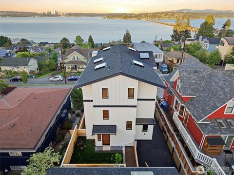 Photo of 909 32nd Avenue S #B, Seattle, WA 98144 (MLS # 2521232)