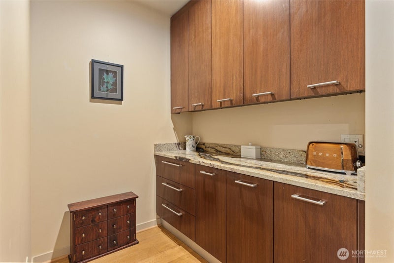 631 Market Street 401