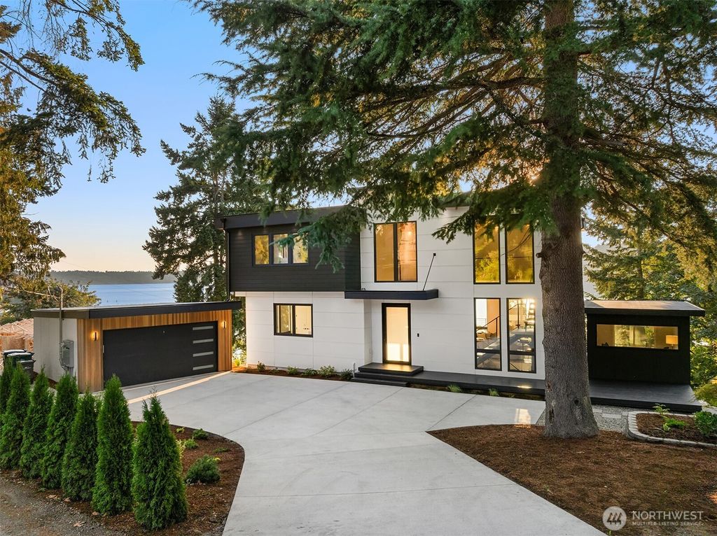 Photo of 6815 Lake Washington Boulevard SE, Newcastle, WA 98056 (MLS # 2430848)
