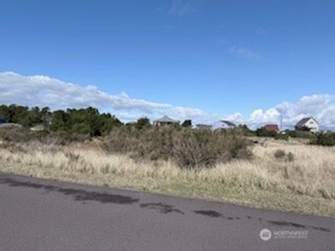 436 Portal Loop S Ocean Shores WA 98569