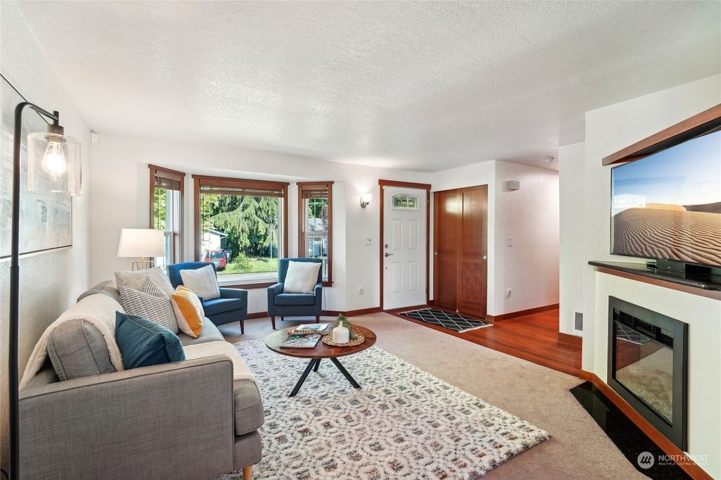 Photo of 12520 46th Drive SE, Everett, WA 98208 (MLS # 2252825)