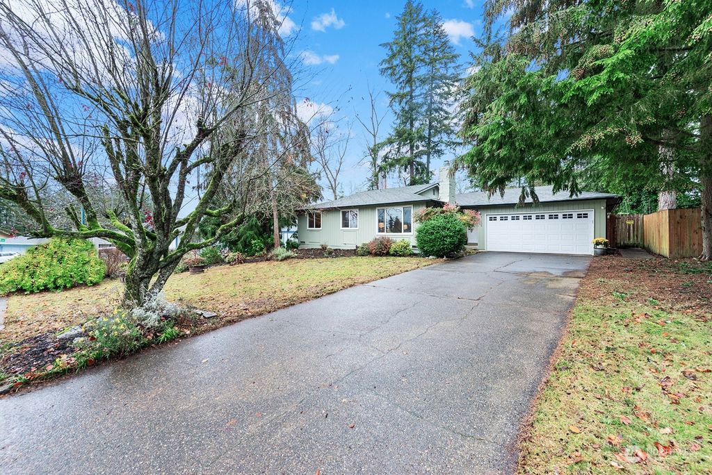 Photo of 16156 139th Place SE, Renton, WA 98058 (MLS # 2305927)