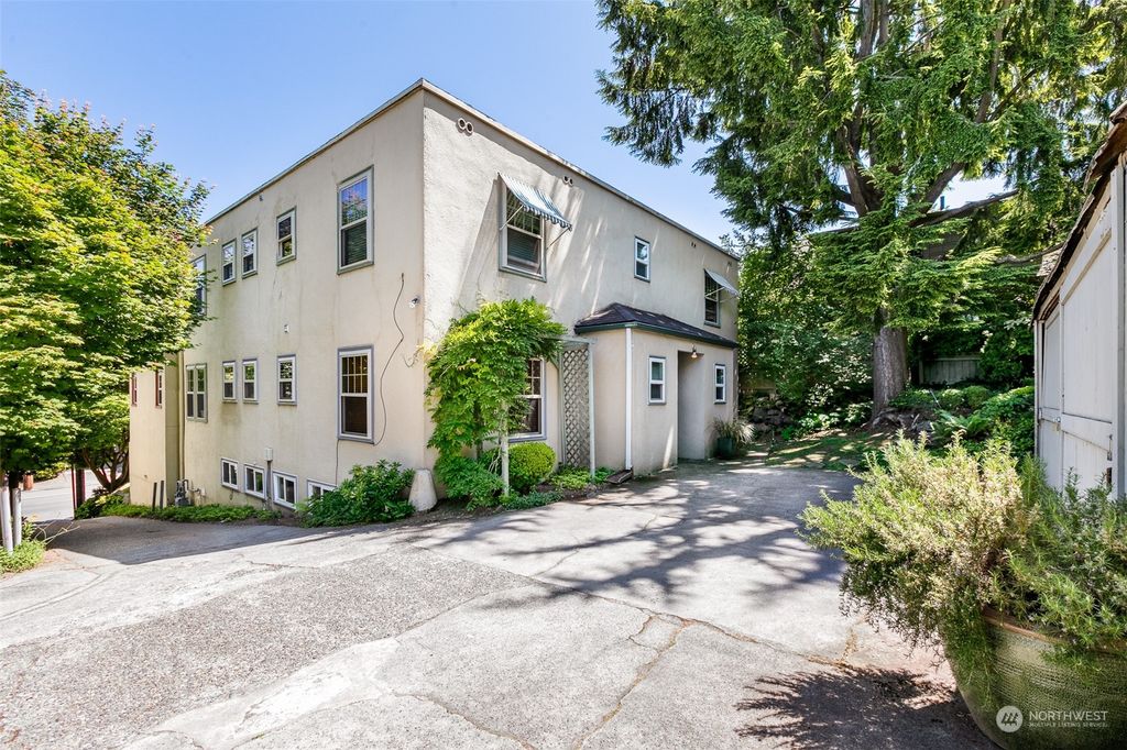 Photo of 2107 5th Avenue N, Seattle, WA 98109 (MLS # 2078102)