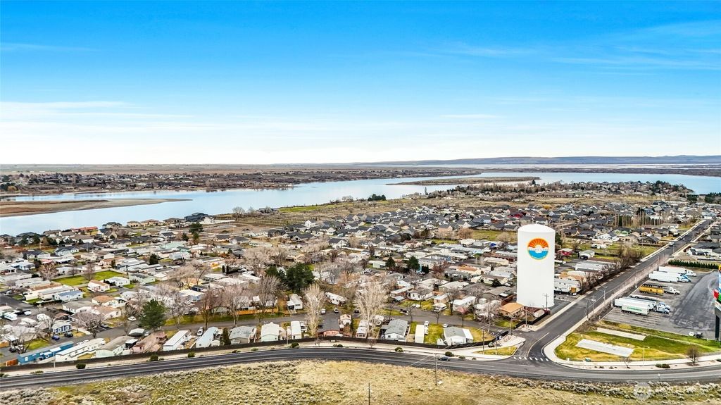 Photo of 3131 W Wapato Drive #9, Moses Lake, WA 98837 (MLS # 2469268)