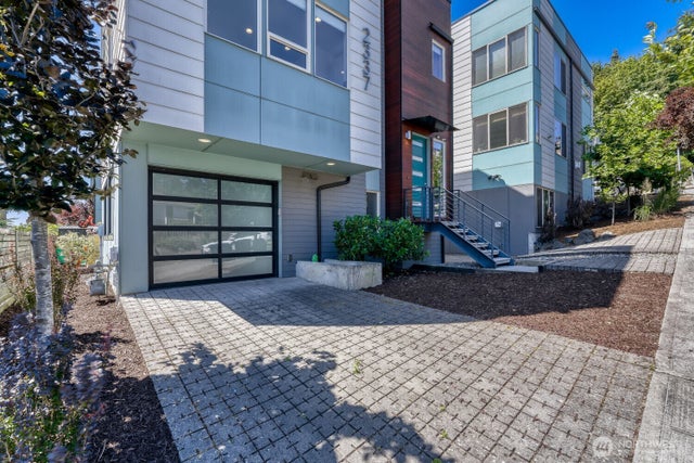 2337 W Plymouth Street, Seattle