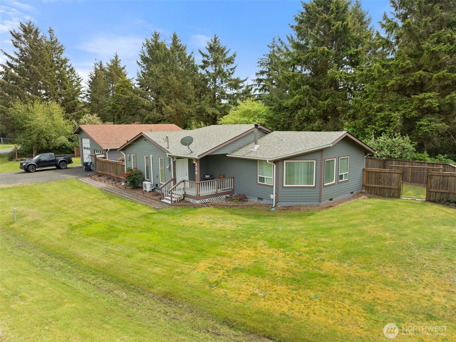 329 Sextans Avenue SW