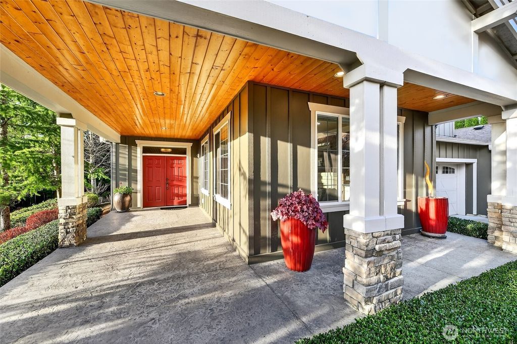 Photo of 16430 SE 61st Place, Bellevue, WA 98006 (MLS # 2499886)