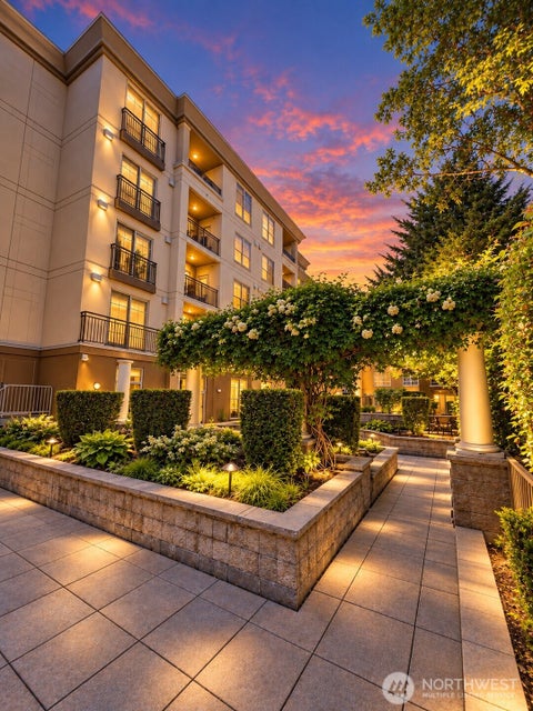 Photo of 118 107th Avenue NE #B403, Bellevue, WA 98004 (MLS # 2587284)