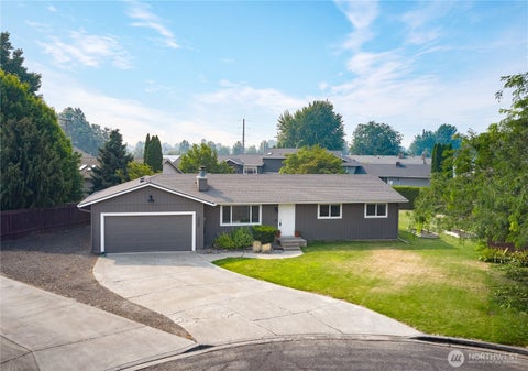 Photo of 1266 SE Independence Drive, College Place, WA 99324 (MLS # 2552936)