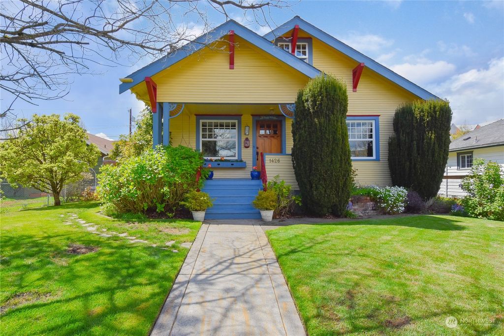 Photo of 1426 Oakes Avenue, Everett, WA 98201 (MLS # 2230666)