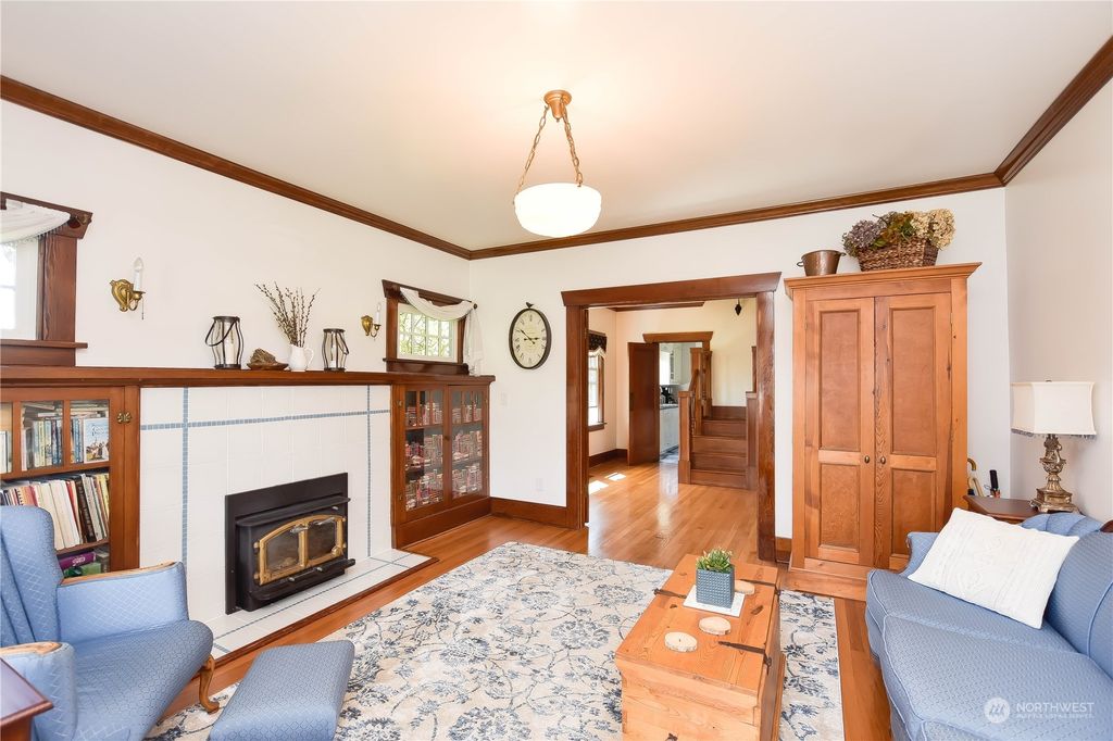 Photo of 1426 Oakes Avenue, Everett, WA 98201 (MLS # 2230666)
