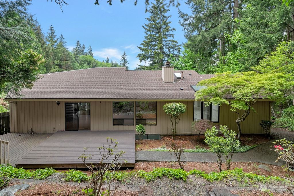 Photo of 14214 SE 52nd Place, Bellevue, WA 98006 (MLS # 2071048)