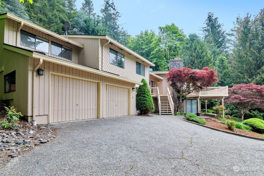 Photo of 14214 SE 52nd Place, Bellevue, WA 98006 (MLS # 2071048)