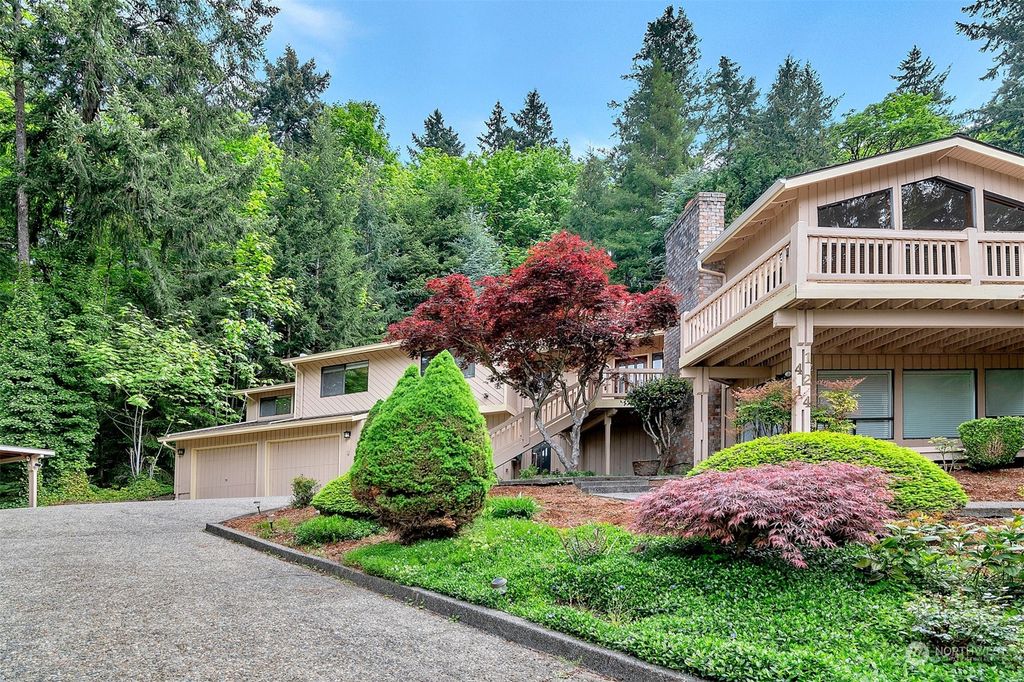 Photo of 14214 SE 52nd Place, Bellevue, WA 98006 (MLS # 2071048)