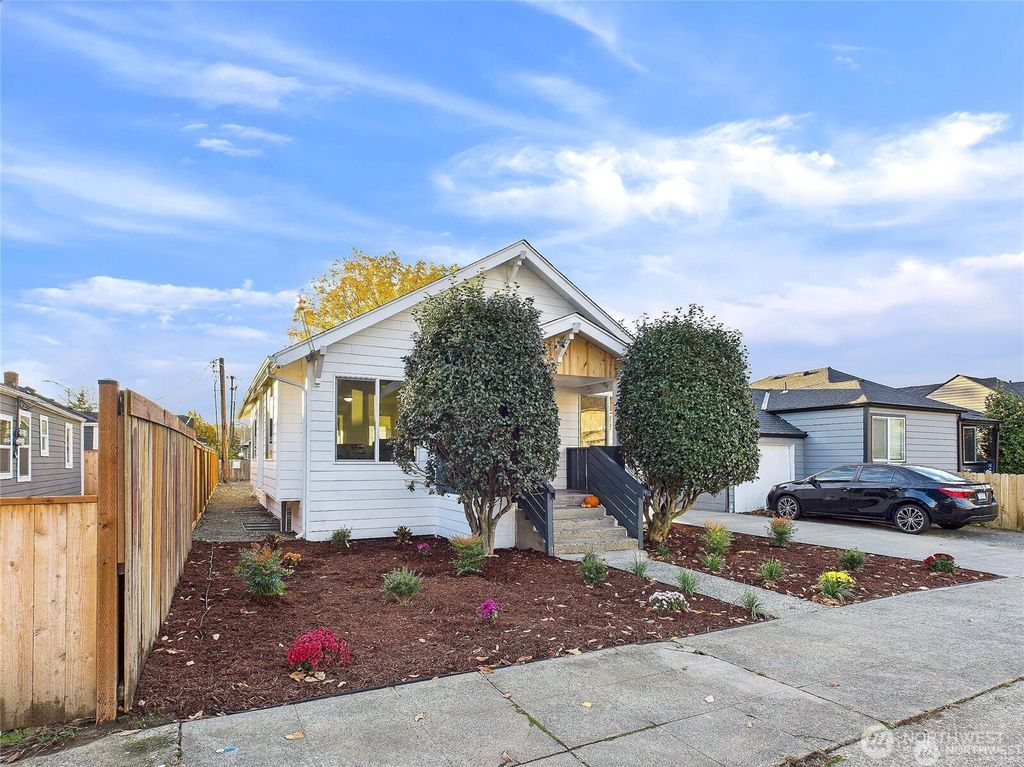Photo of 305 Meadow Avenue N, Renton, WA 98057 (MLS # 2458696)