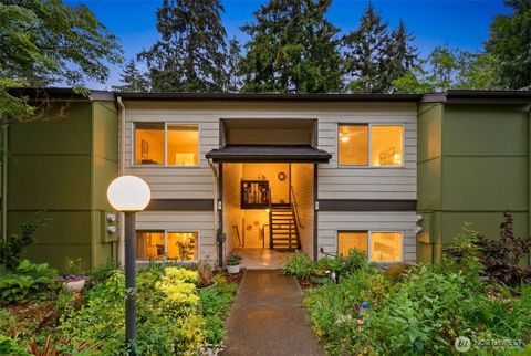 Photo of 31500 33rd Place SW #B103, Federal Way, WA 98023 (MLS # 2523214)