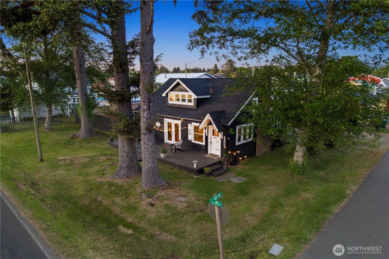 4202 L Place